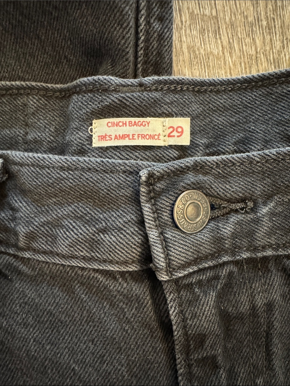 Levi's Women's Cinch Baggy Black Wide-Leg Jeans - Picture 4 of 5
